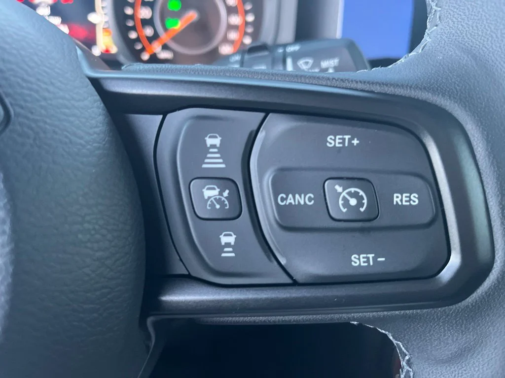 Used 2025 Anvil Clearcoat Jeep Sport S image 15
