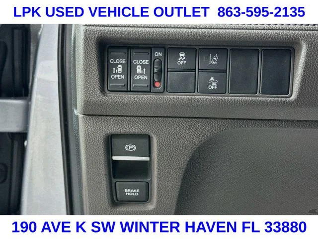 Used 2019  Honda EX image 10