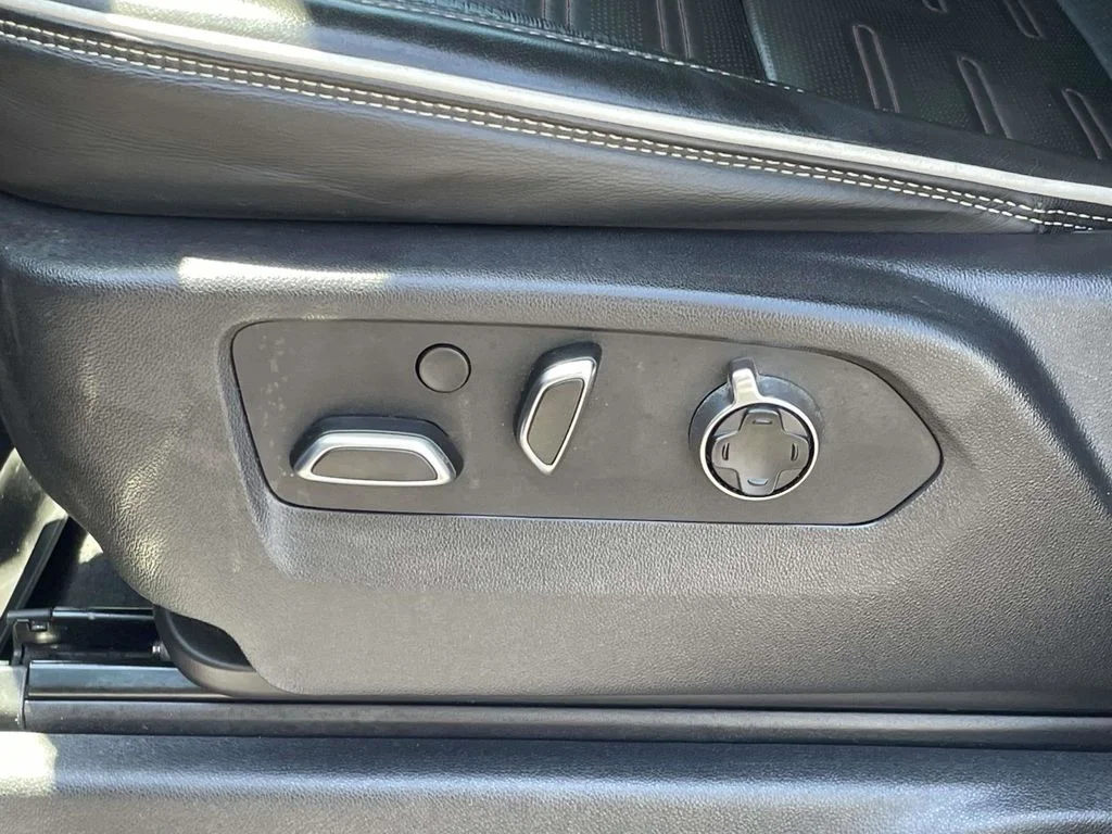 Used 2023 Blue GMC AT4X image 27