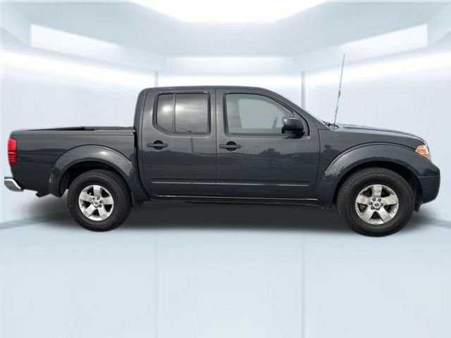 Used 2013 Black Nissan SV image 5