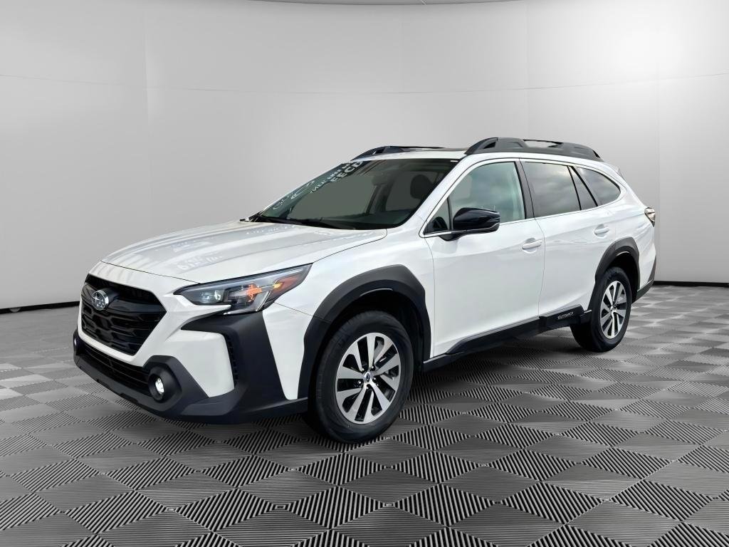 2025 Subaru Outback Premium's photo