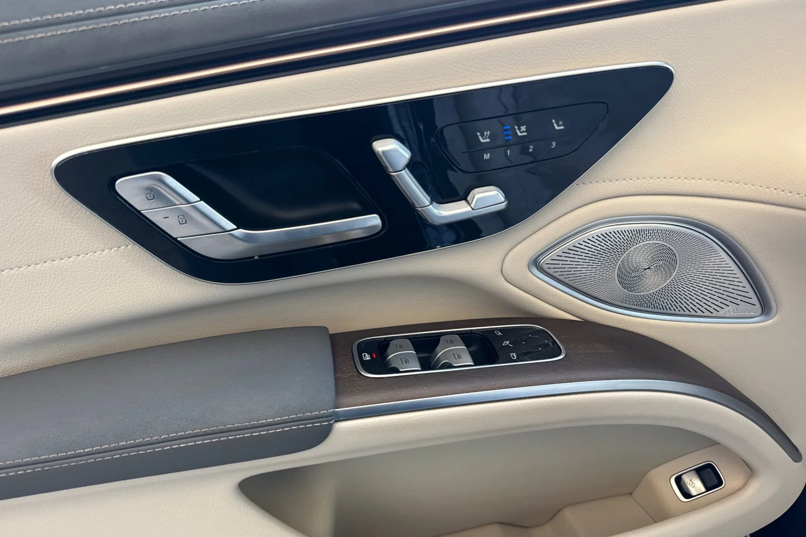 Certified Used 2022 Gray Mercedes-Benz 580 image 11
