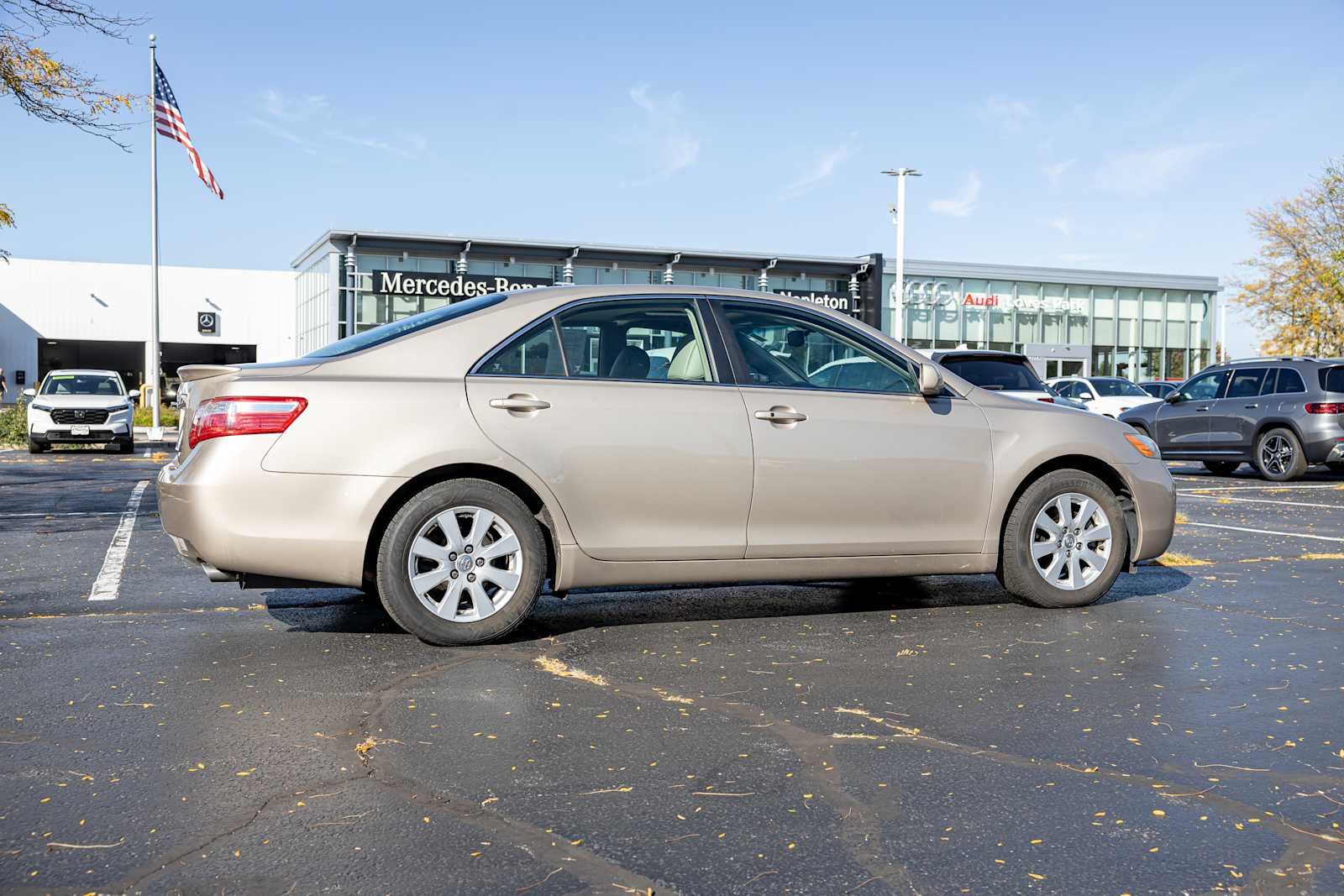 Used 2007 Desert Sand Mica Toyota LE image 7