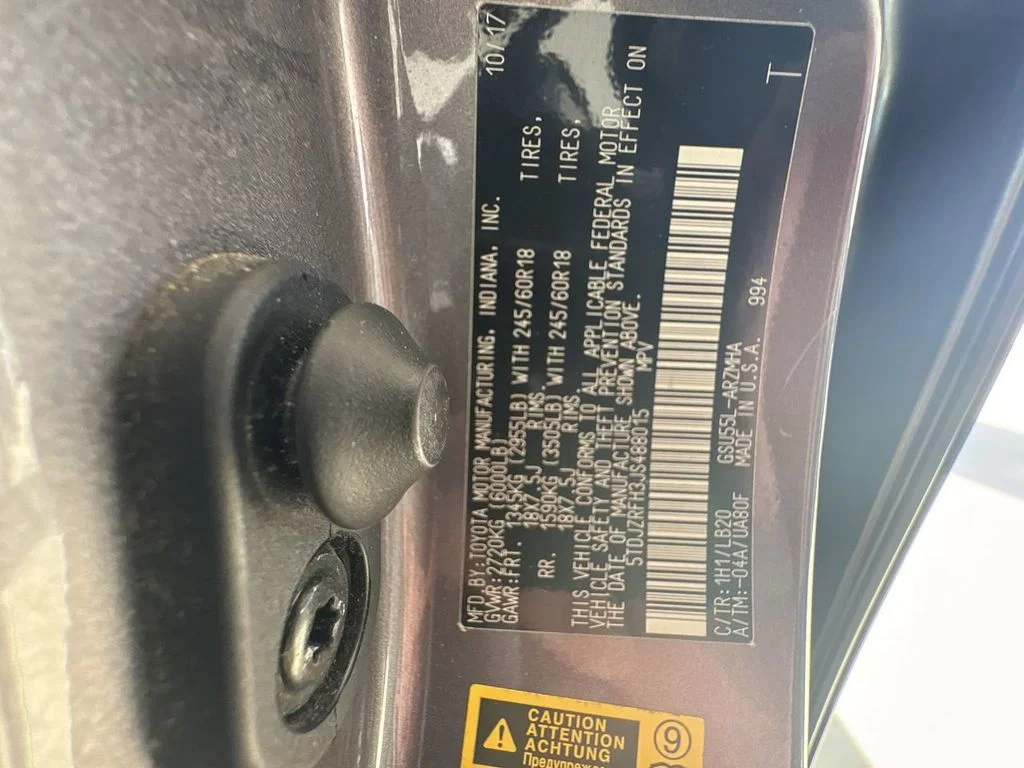 Used 2018  Toyota SE image 15