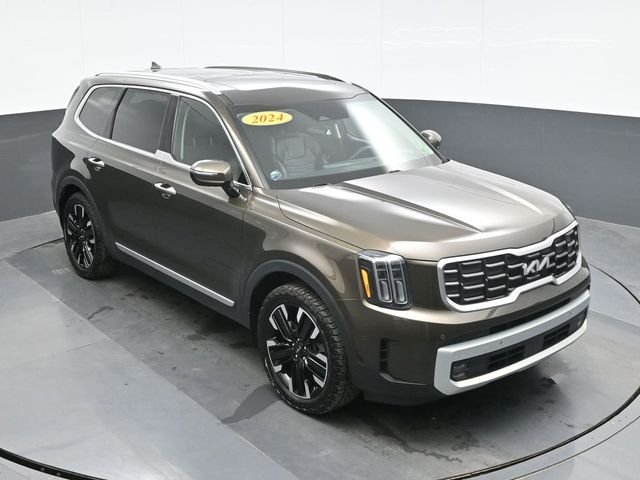 Used 2024 Green Kia SX-Prestige image 14