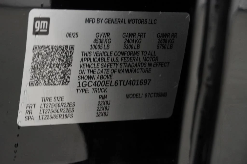 New 2026 Black Chevrolet LT - Max Range image 38