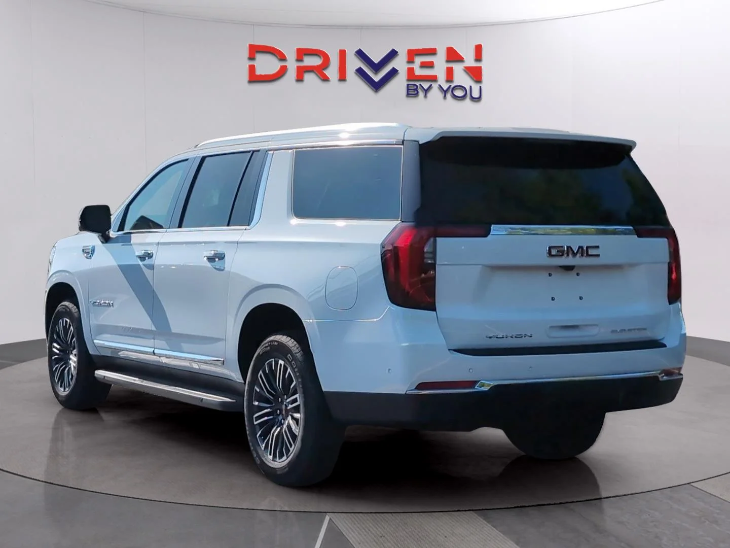 New 2026 Summit White GMC Elevation image 3
