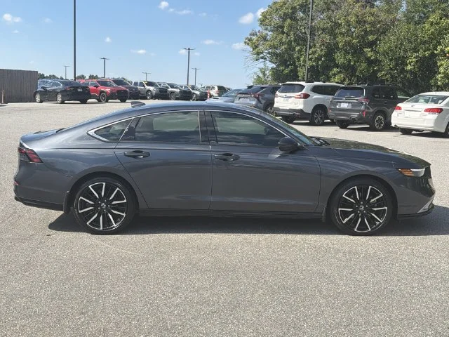 Used 2024  Honda Touring image 14