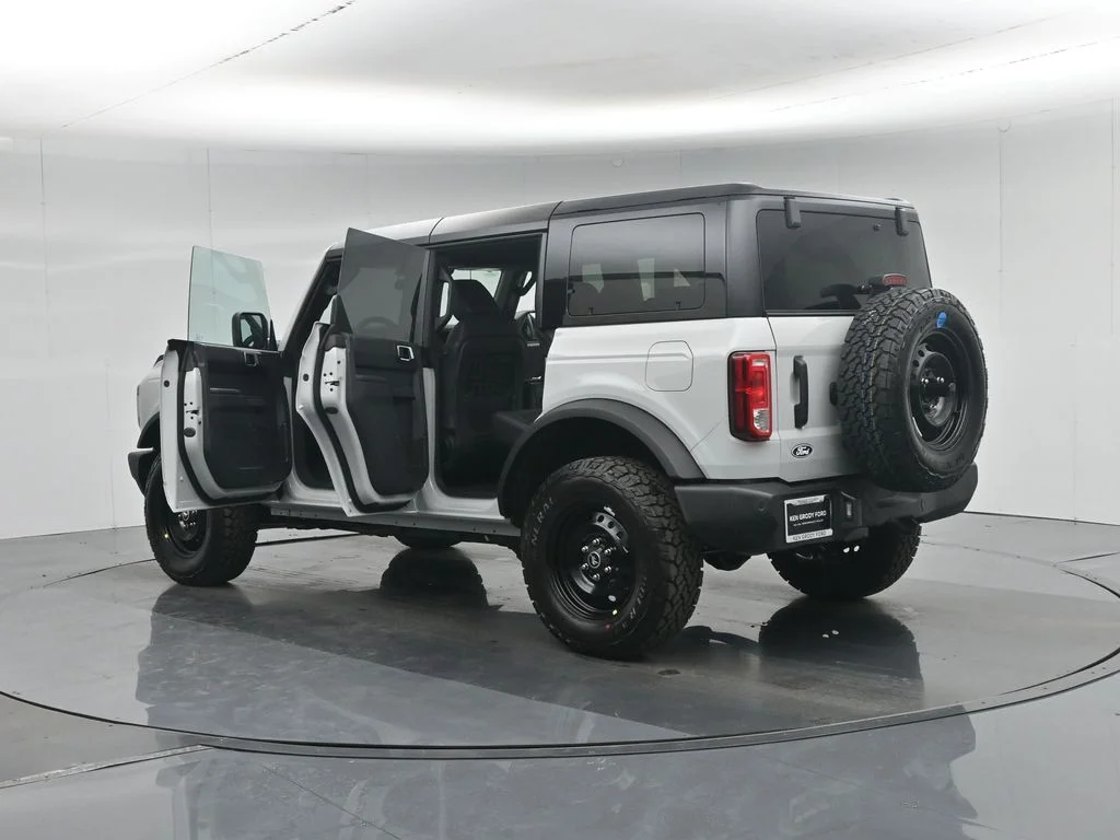 New 2026 Avalanche Gray Ford Big Bend image 30