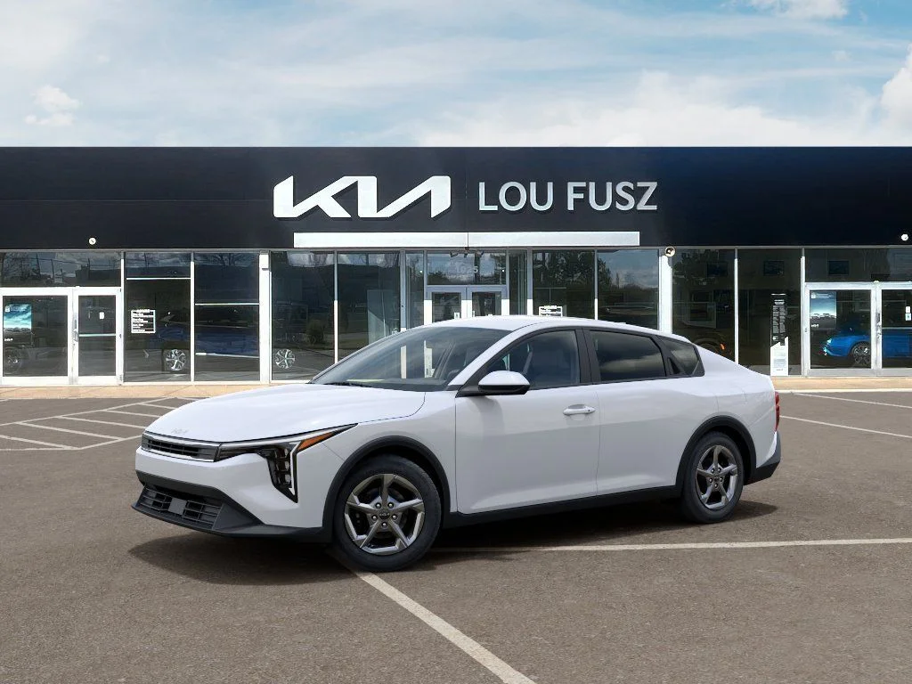 New 2026 Snow White Pearl Kia LXS image 3