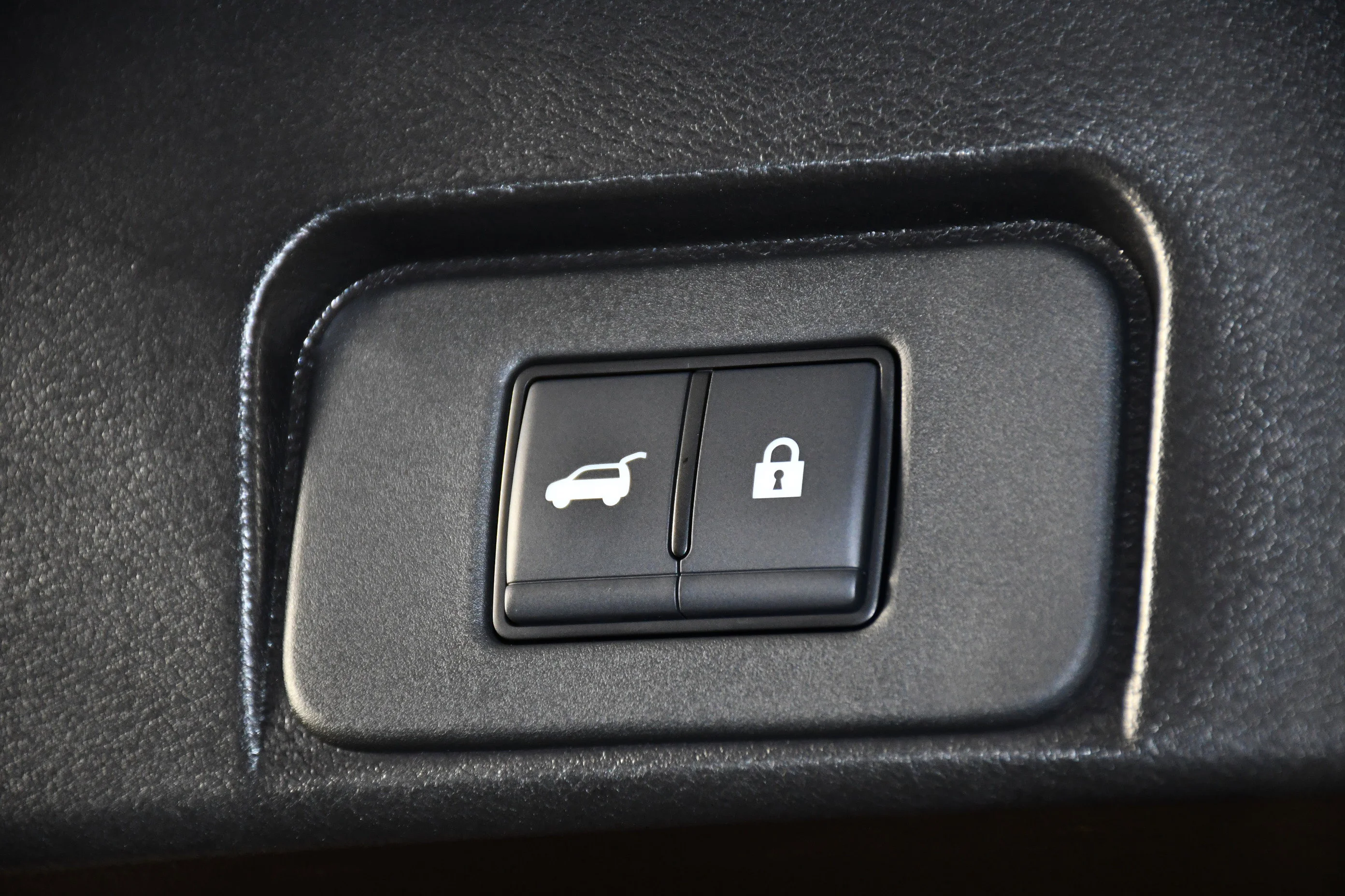Used 2023 Scarlet Ember Tintcoat Nissan SL image 53