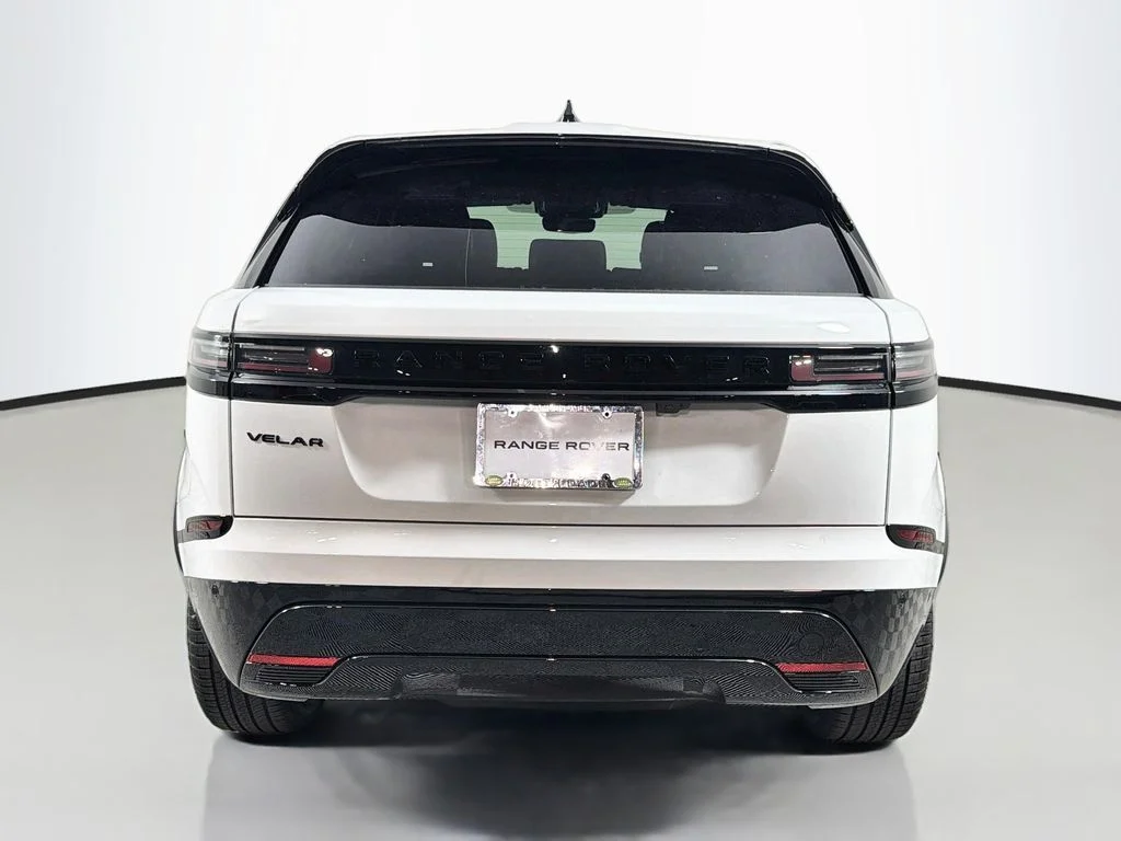 New 2026 Fuji White Land Rover P250 Base image 6