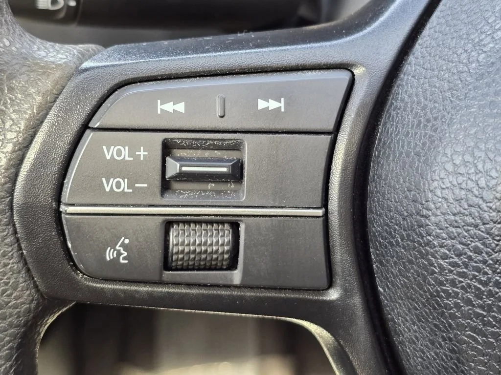 Used 2025 Red Honda SE image 18