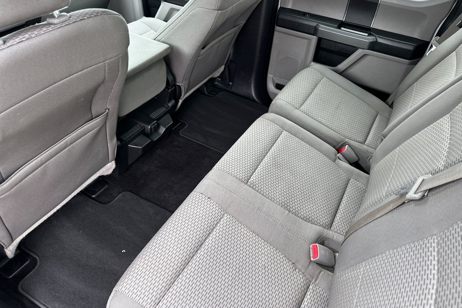 Used 2015  Ford XLT image 12
