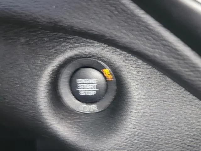 Certified Used 2021 Black Jeep Latitude Lux image 21