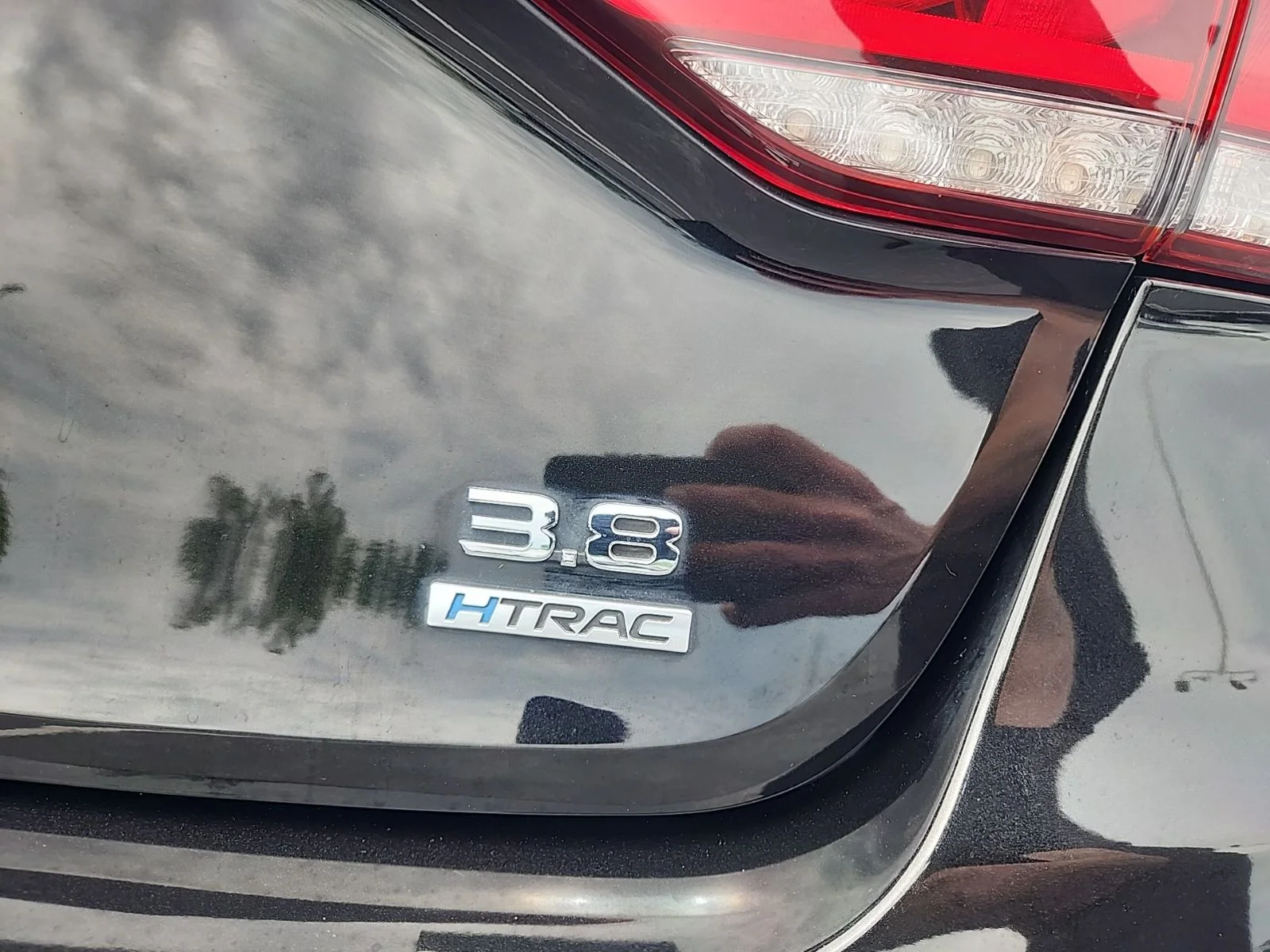 Used 2018 Black Genesis 3.8 image 11
