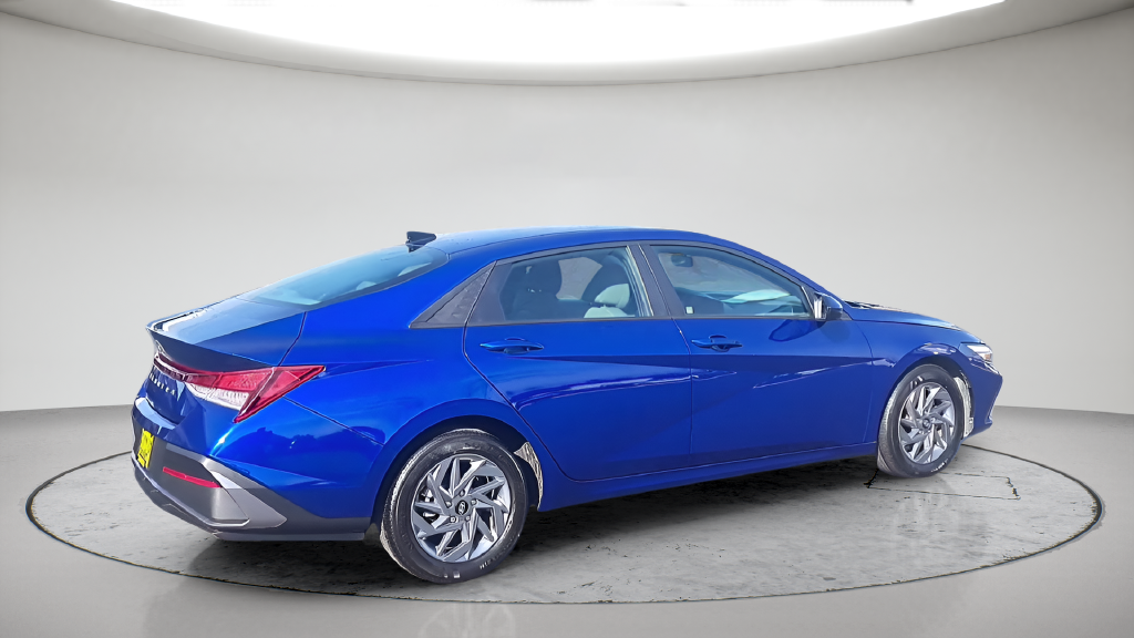 Used 2024 Blue Hyundai SEL image 6