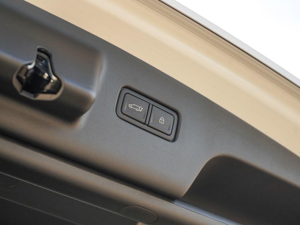 New 2026 Creamy White Pearl Hyundai SEL 7P AWD image 35