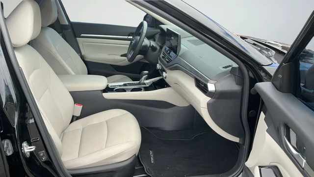 Used 2025 Black Nissan 2.5 SL image 24