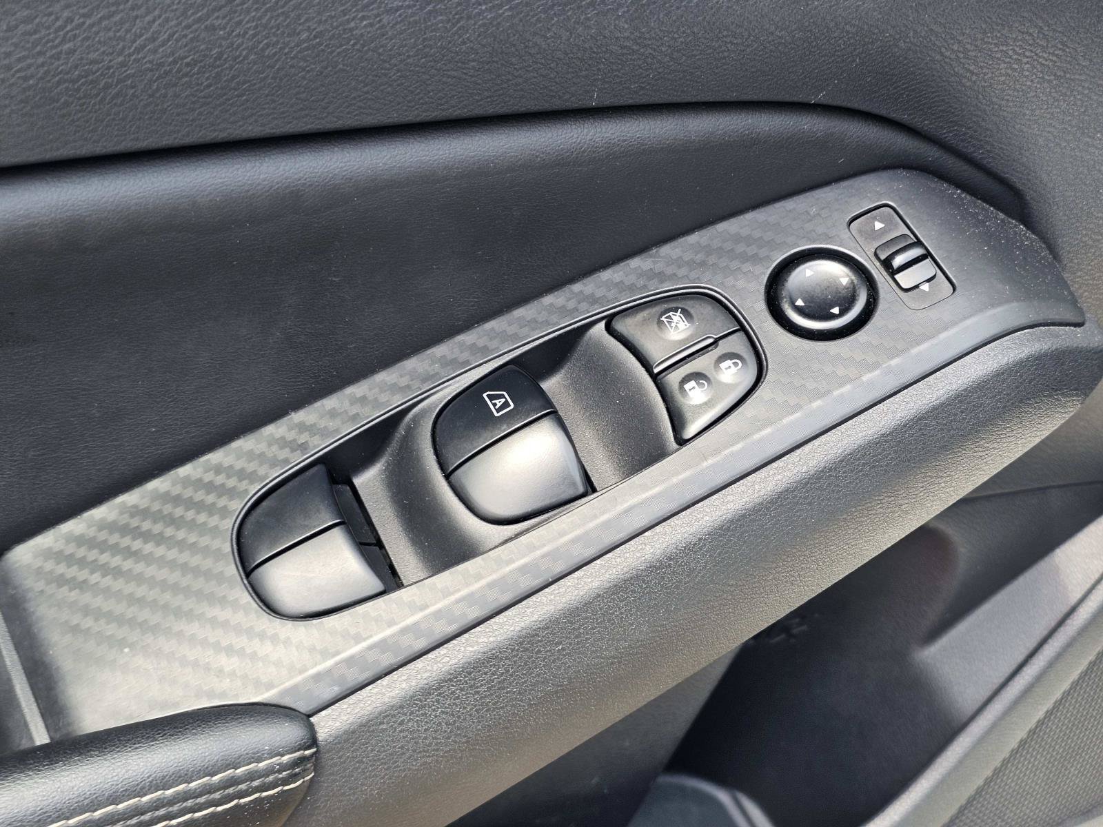 Used 2025 Glacier White Nissan SV image 14