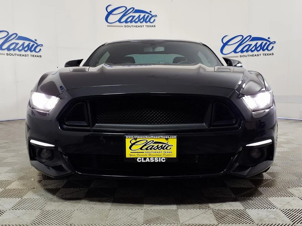 Used 2016 Black Ford GT image 3