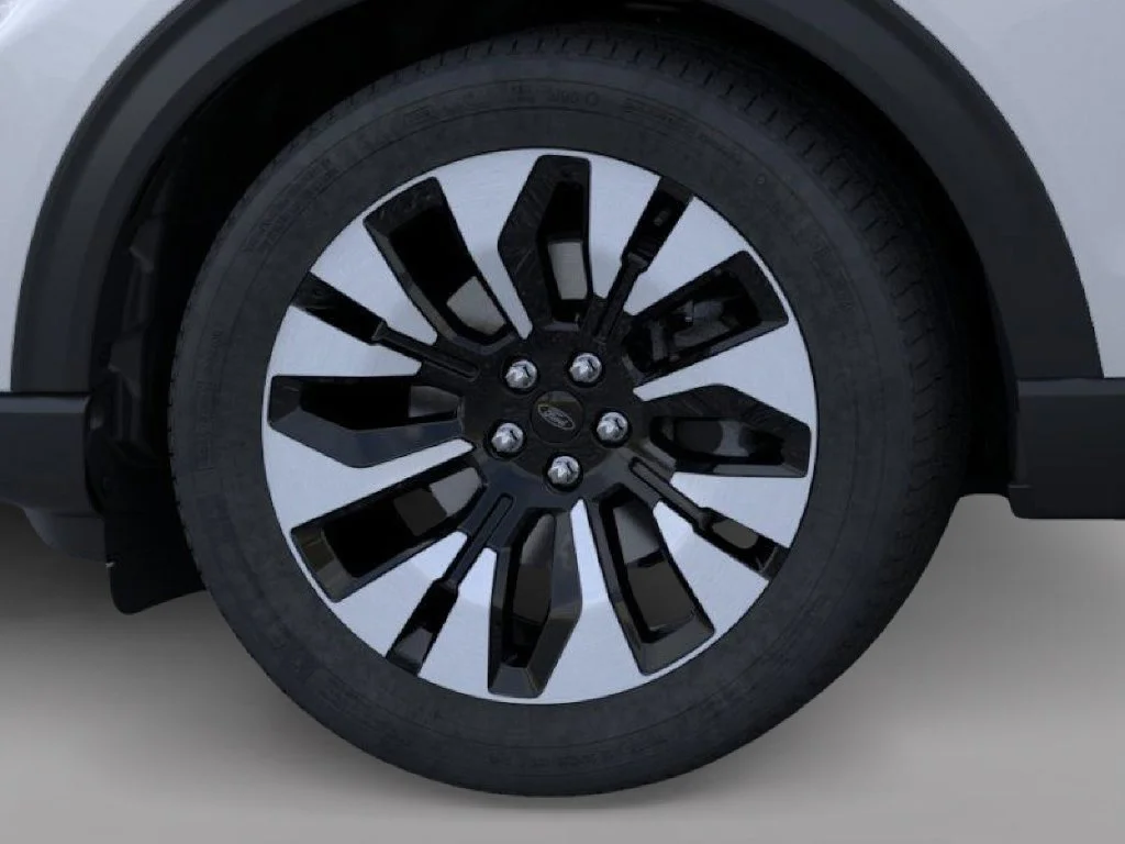 New 2026 Space White Metallic Ford Platinum™ image 19
