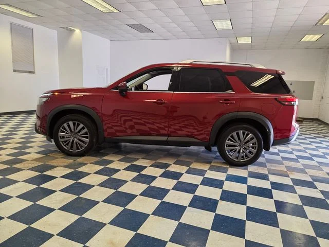Used 2025 Red Nissan SL image 4