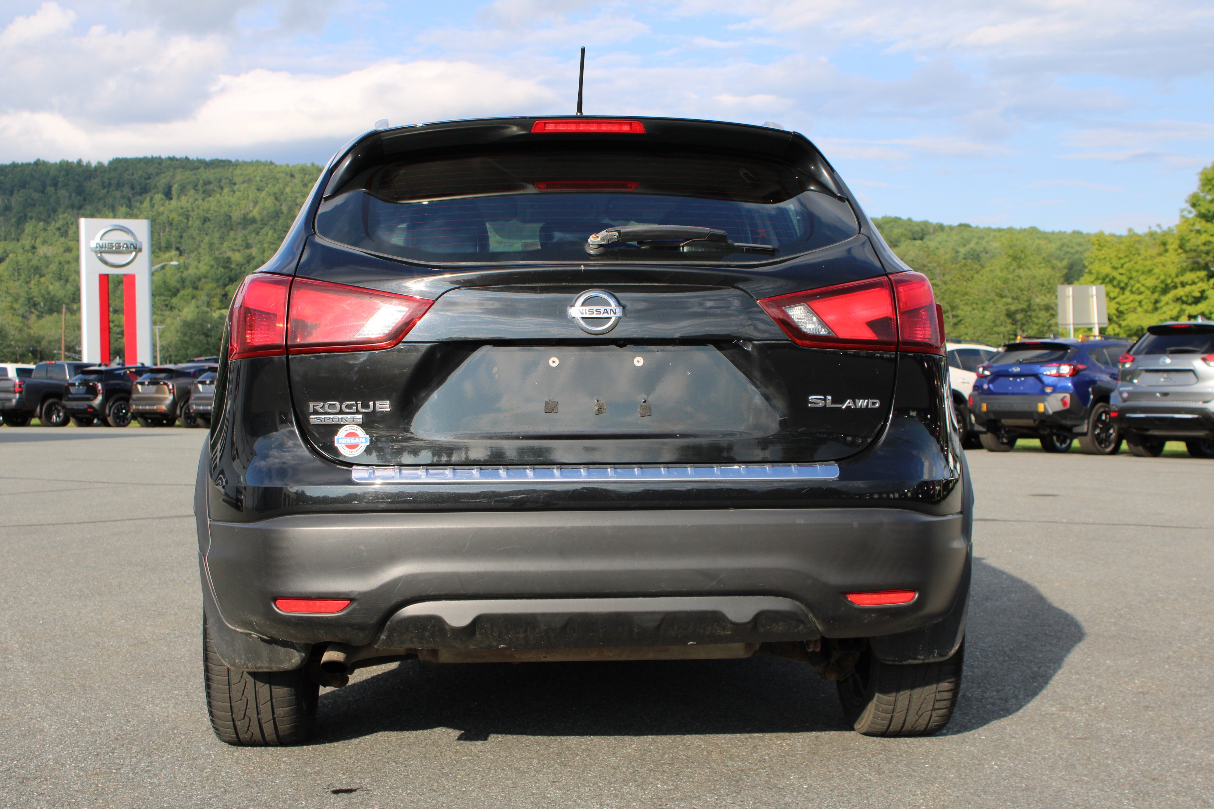 Used 2017 Magnetic Black Nissan SL image 10