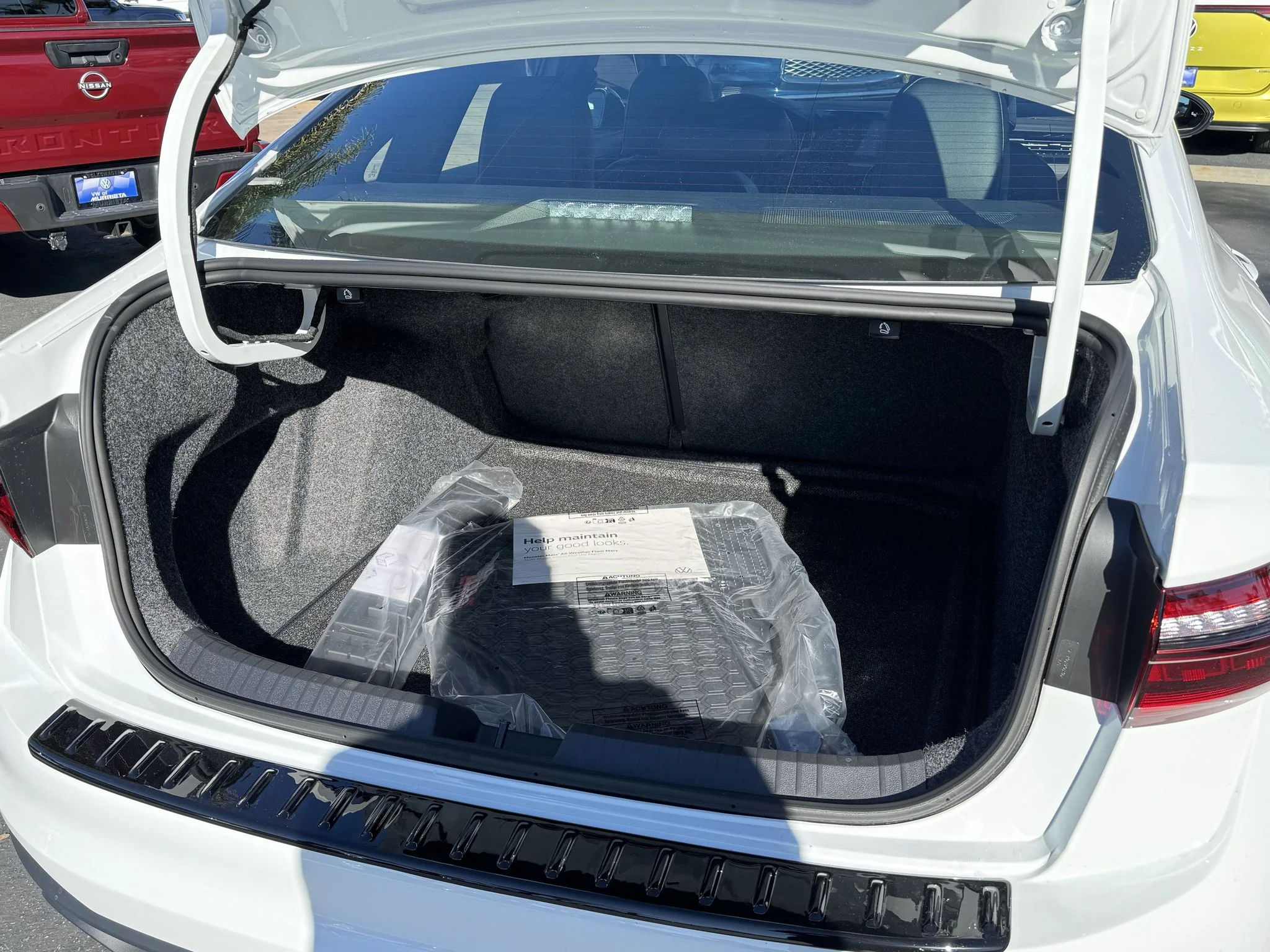 New 2026 Pure White w/Deep Black Roof Volkswagen Autobahn image 35