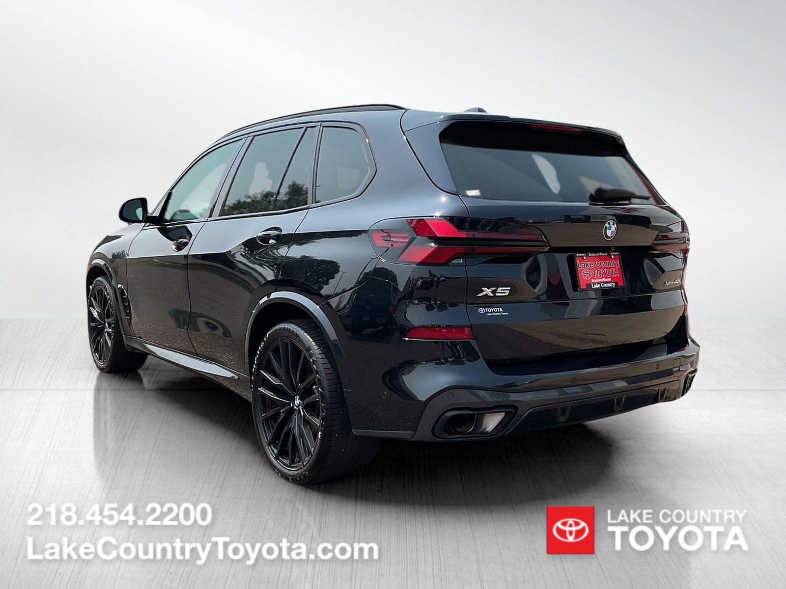 Used 2024 Black BMW xDrive40i image 3