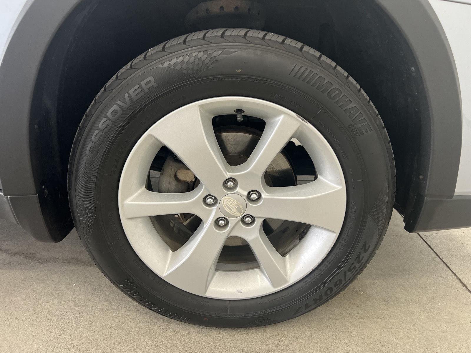 Used 2014 Ice Silver Metallic Subaru 2.5i Premium image 8
