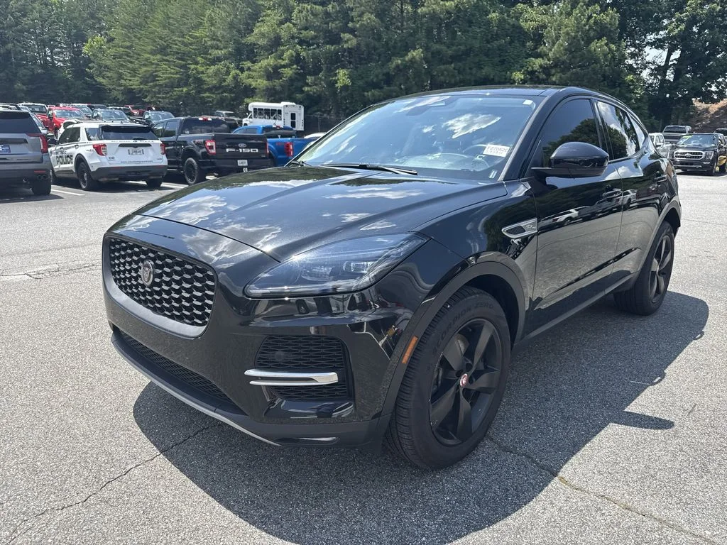 Used 2022  Jaguar P250 SE image 3