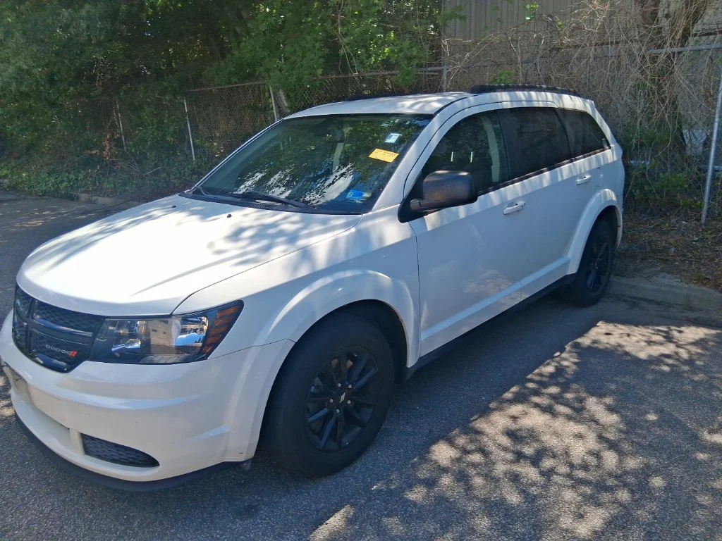 Used 2020 White Dodge SE image 1