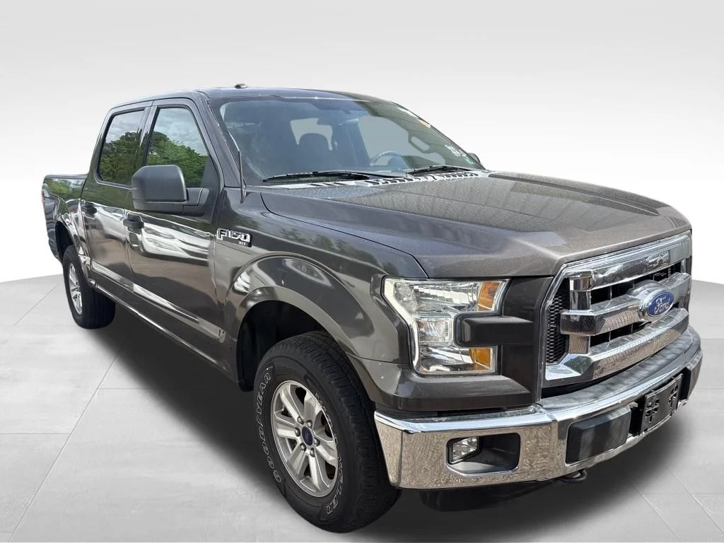 Used 2016 Gray Ford XLT image 3