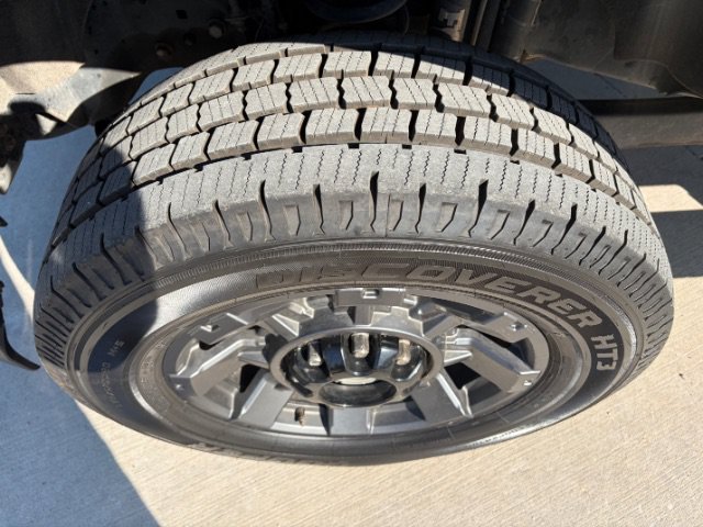 Used 2019 Black Ford LARIAT image 9