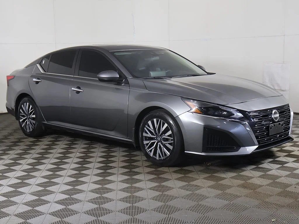 Used 2023 Gray Nissan 2.5 SV image 51