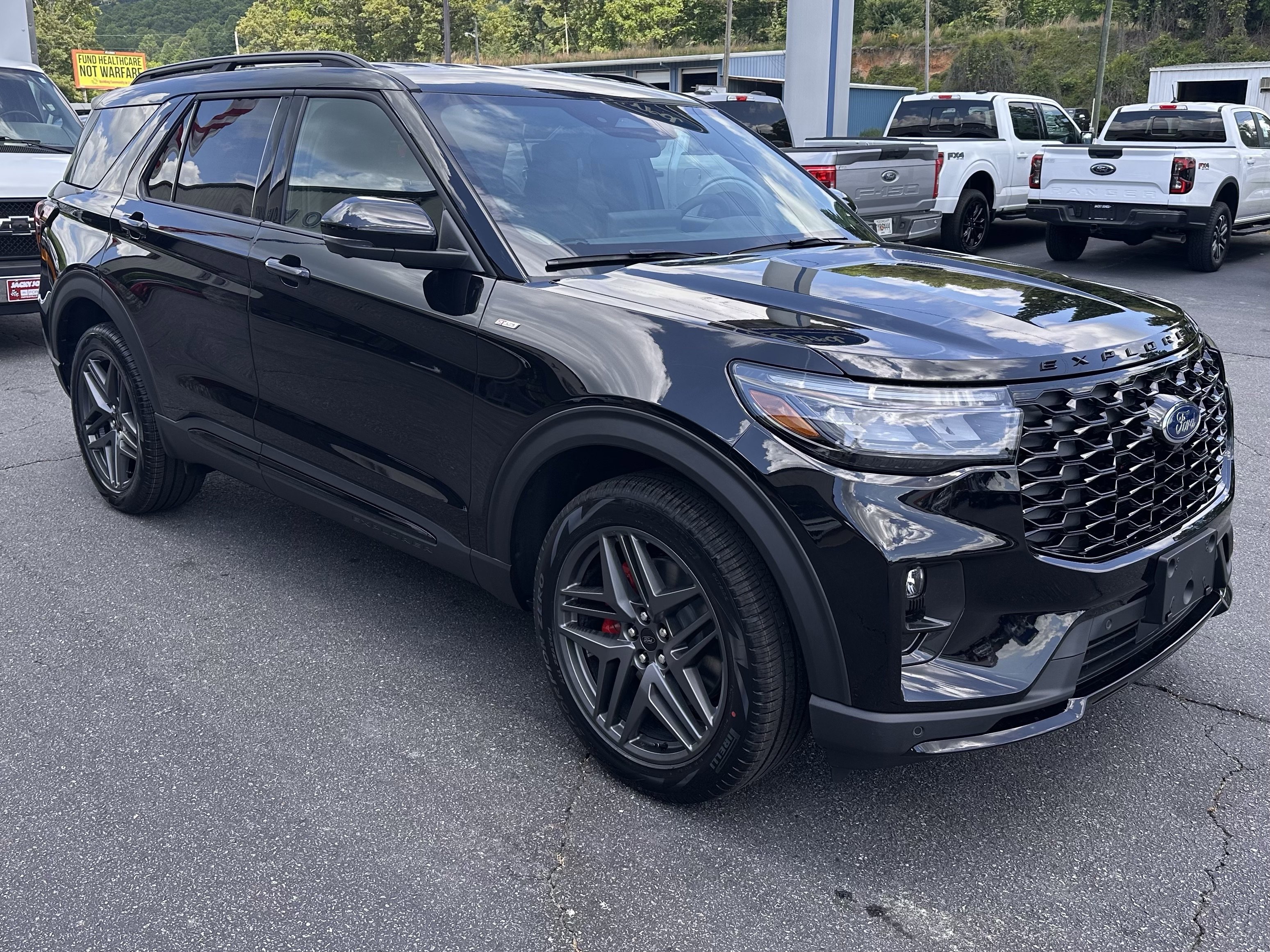New 2026 Agate Black Metallic Ford ST-Line image 4