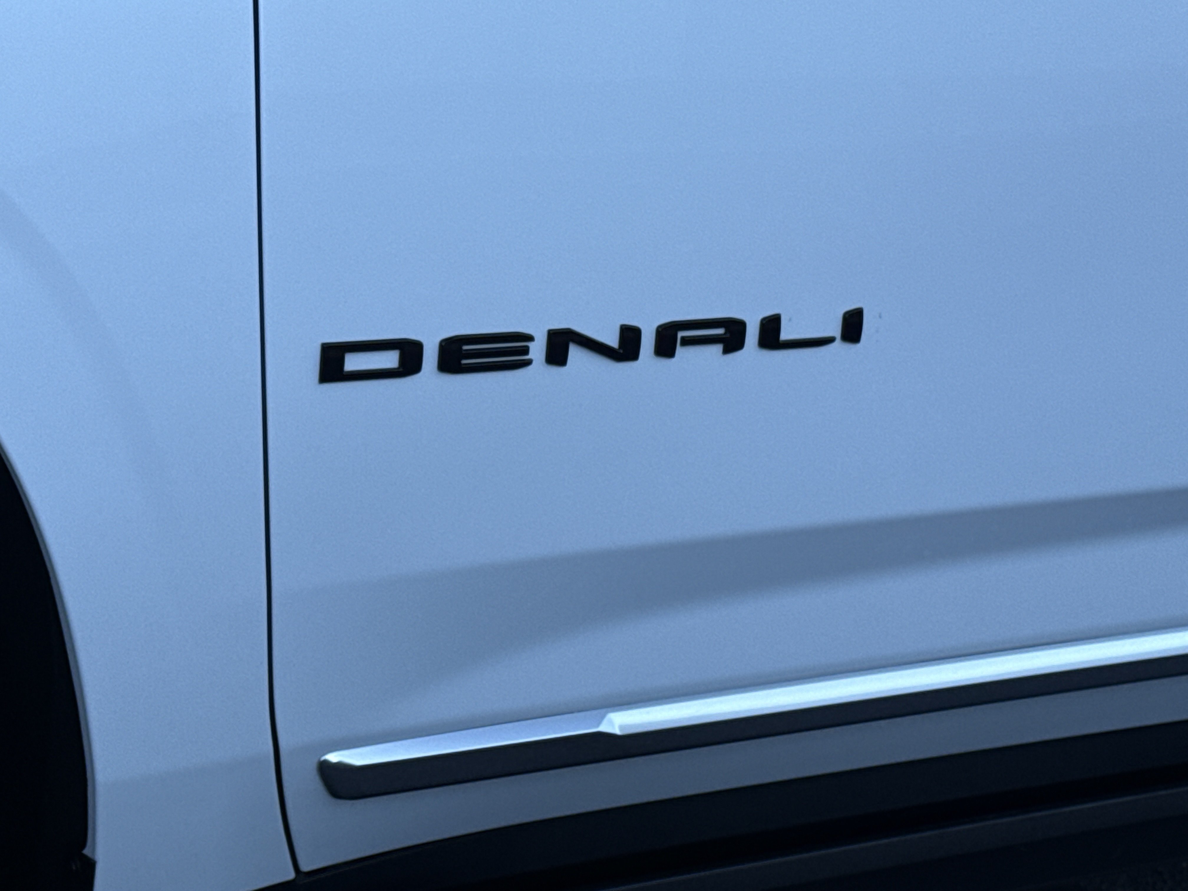 2026 GMC Yukon Denali - Photo 18