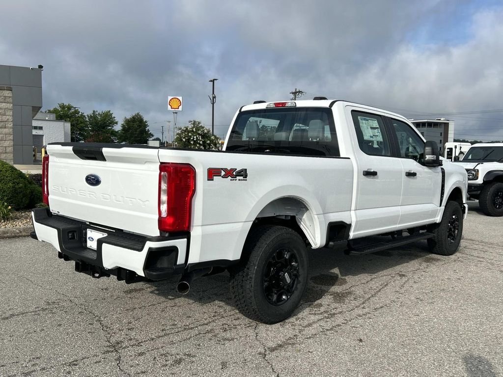 New 2026 Oxford White Ford XL image 4