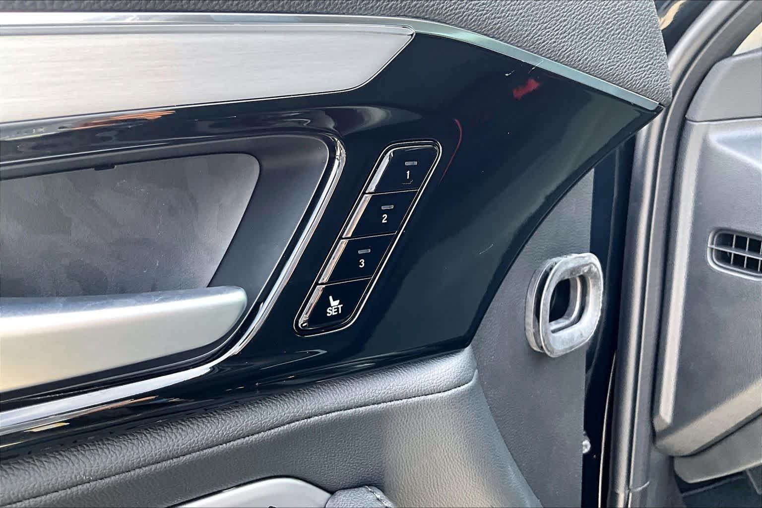 New 2026 Majestic Black Pearl Acura  image 18