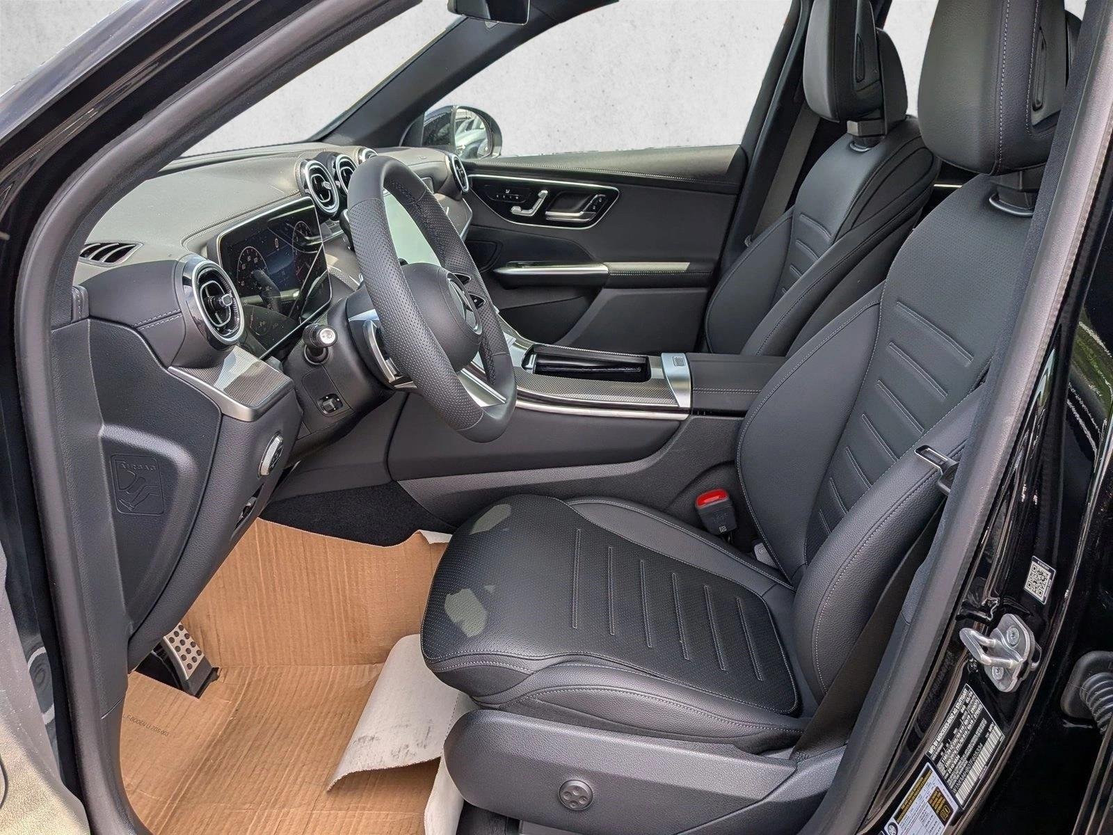New 2026 Black Mercedes-Benz GLC300 image 4