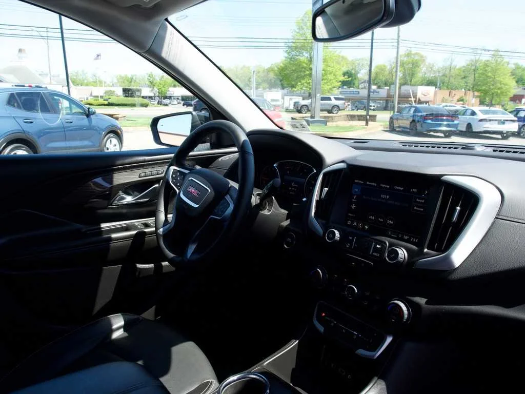2023 GMC Terrain SLT - Photo 39