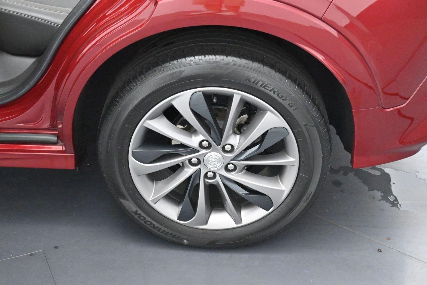 Used 2022 Cinnabar Metallic Buick Select image 28