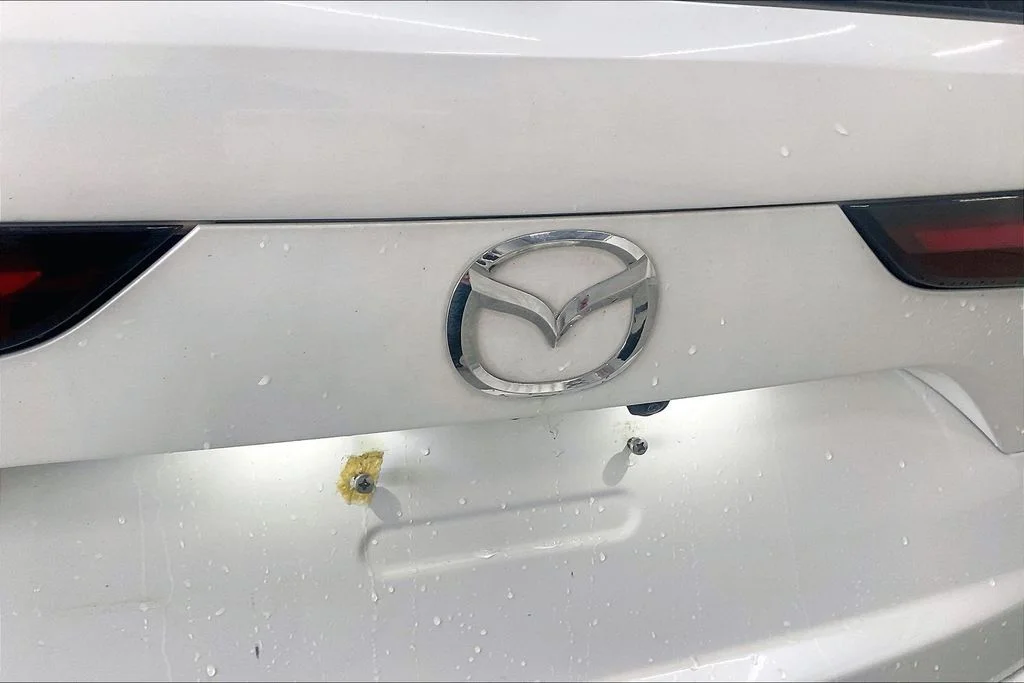 Used 2024 White Mazda Preferred image 33