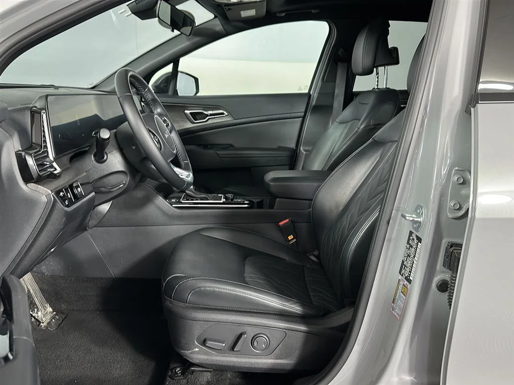 Used 2024 Wolf Gray Kia X-Line image 7