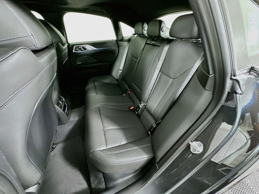 New 2026 Dravit Grey Metallic BMW xDrive40 image 17