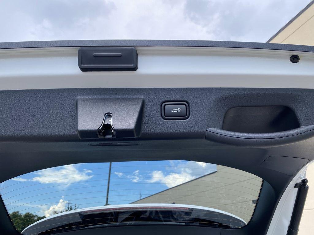 New 2026 White Pearl Hyundai SEL Premium FWD image 33