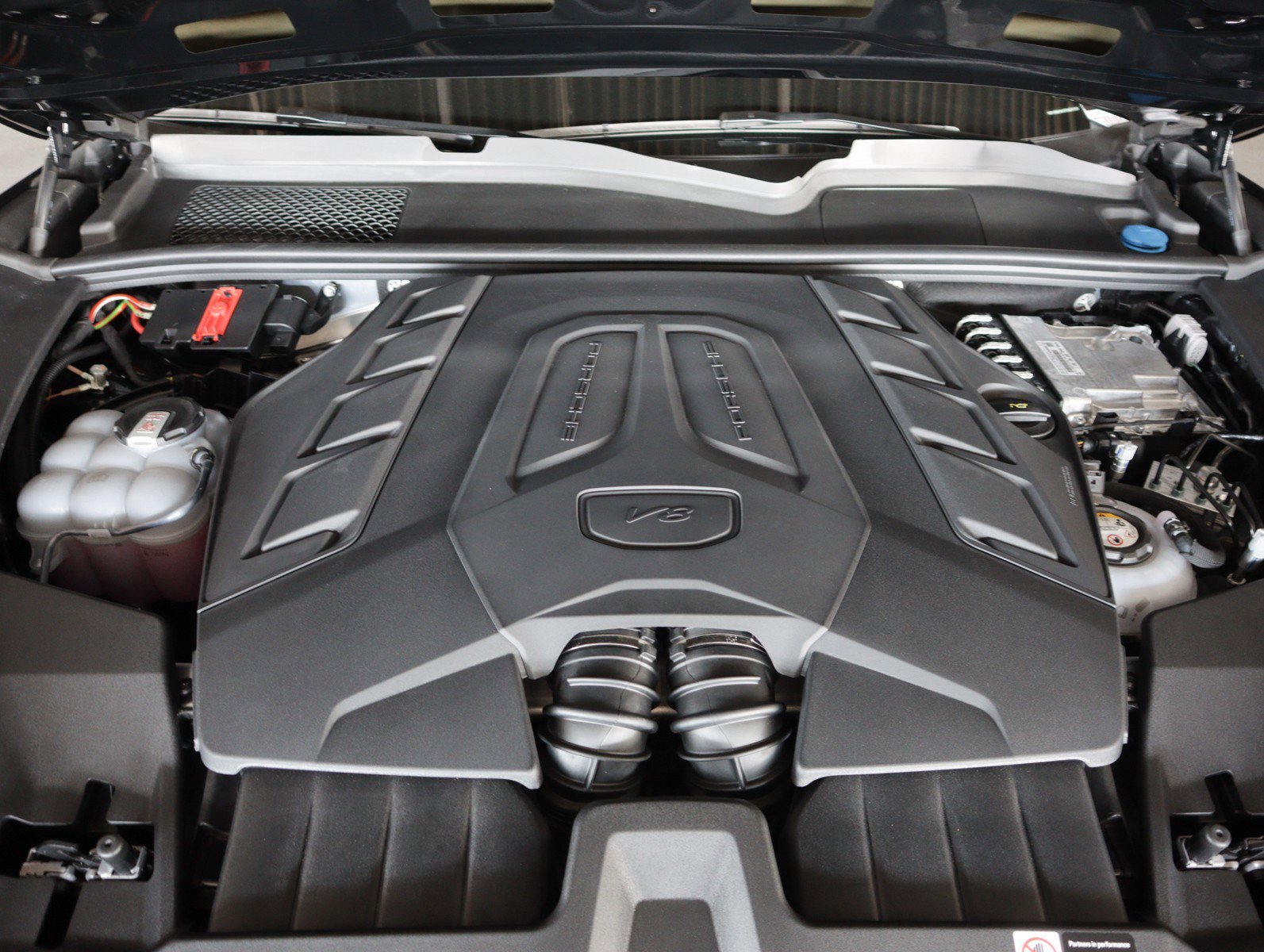 New 2026 Chromite Black Metallic Porsche Turbo E-Hybrid Coupe image 26