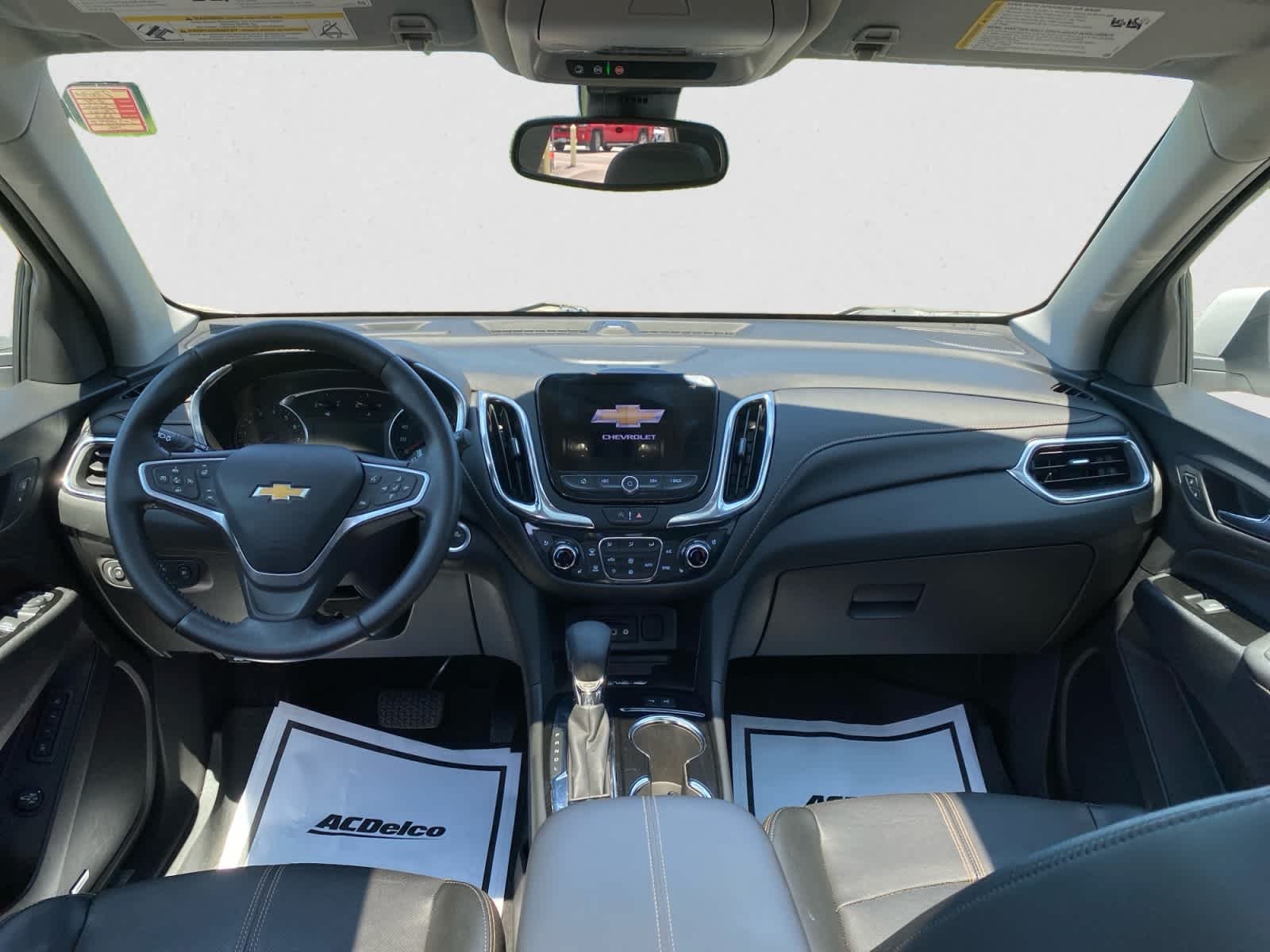 Used 2022 Iridescent Pearl Tricoat Chevrolet Premier image 15