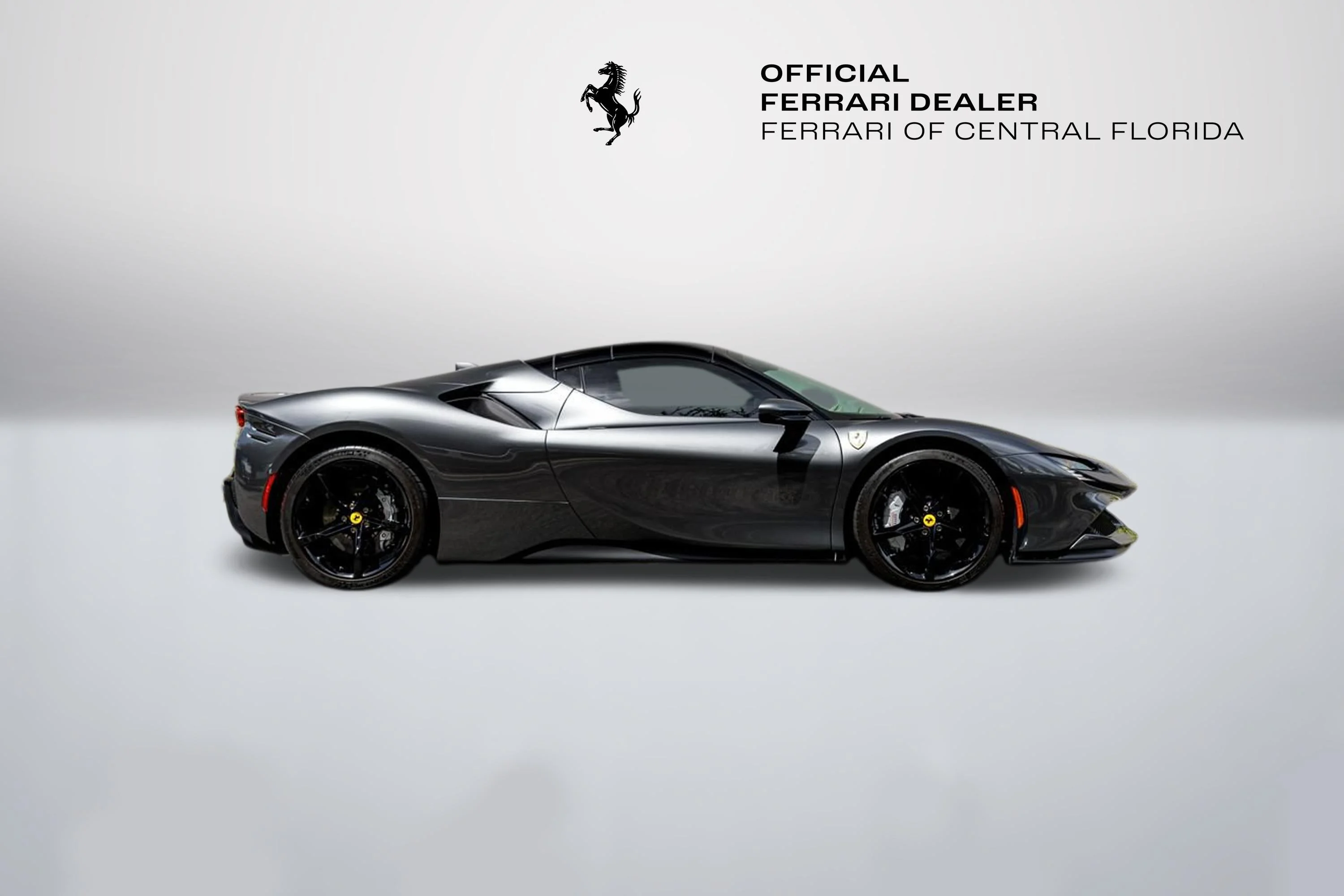 Used 2024 Grigio Silverstone Ferrari  image 6